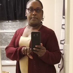 Meet your Posher, Valeria